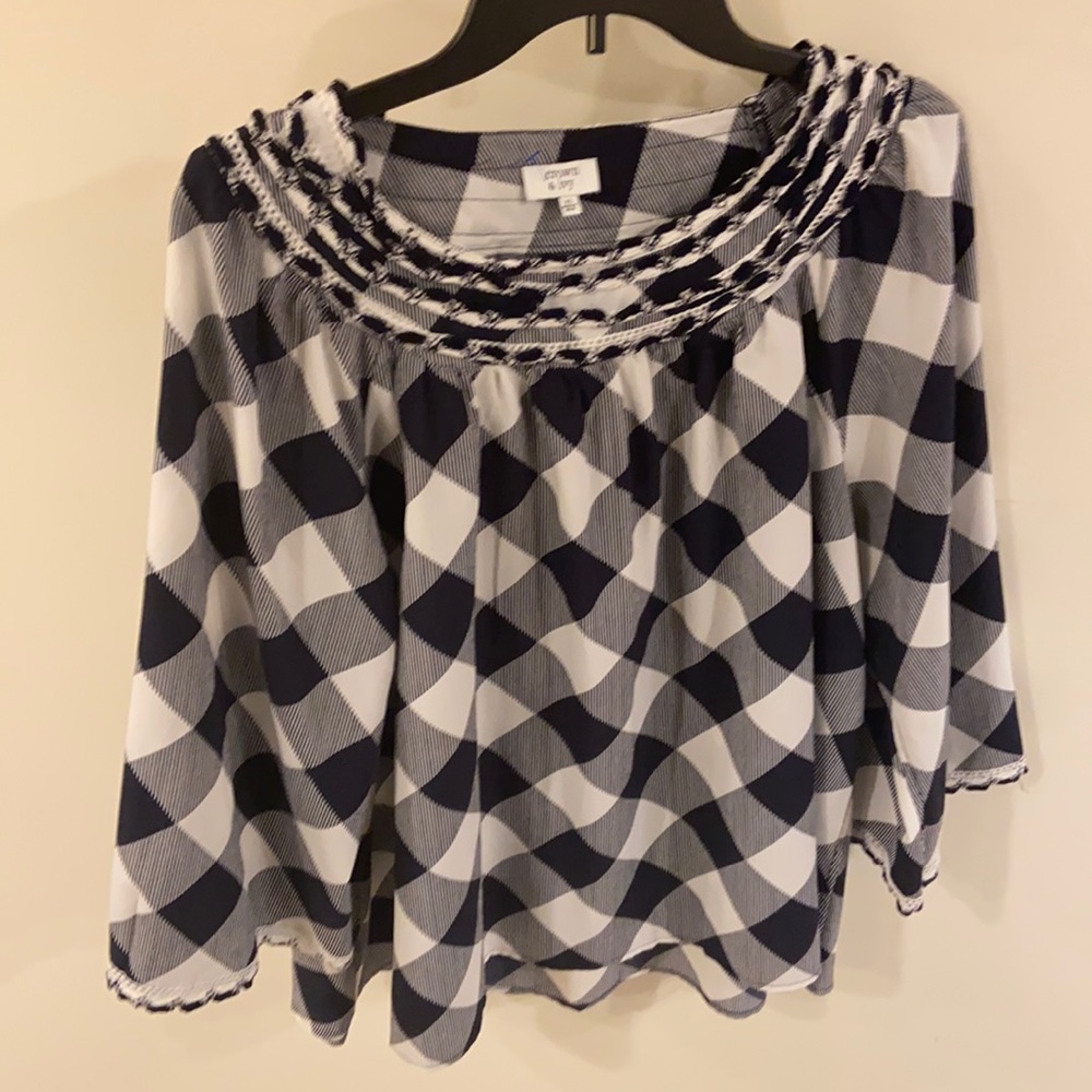 Crown and Ivy xl